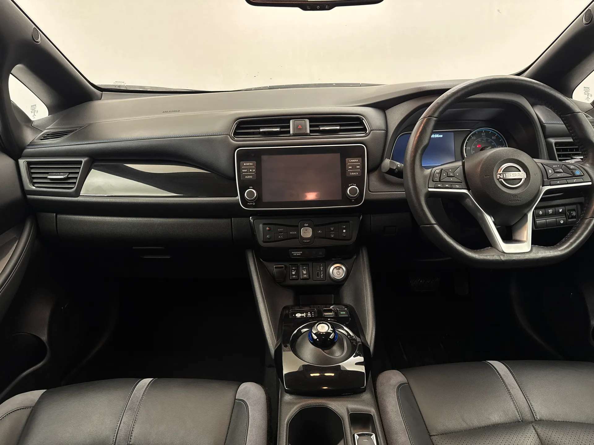 A 2022 NISSAN LEAF 110kW Tekna 39kWh 5dr Auto A 2022 NISSAN LEAF 110kW Tekna 39kWh 5dr Auto