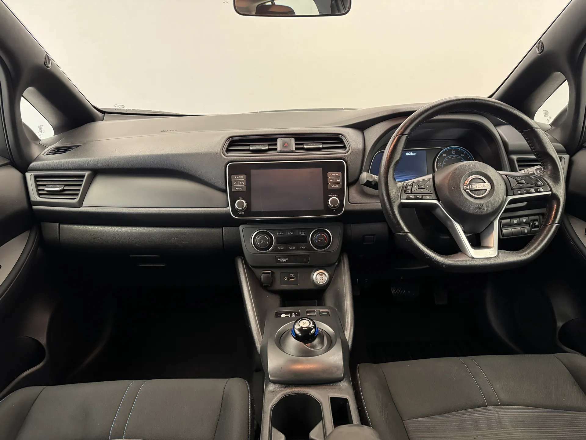 A 2022 NISSAN LEAF 110kW Acenta 39kWh 5dr Auto A 2022 NISSAN LEAF 110kW Acenta 39kWh 5dr Auto
