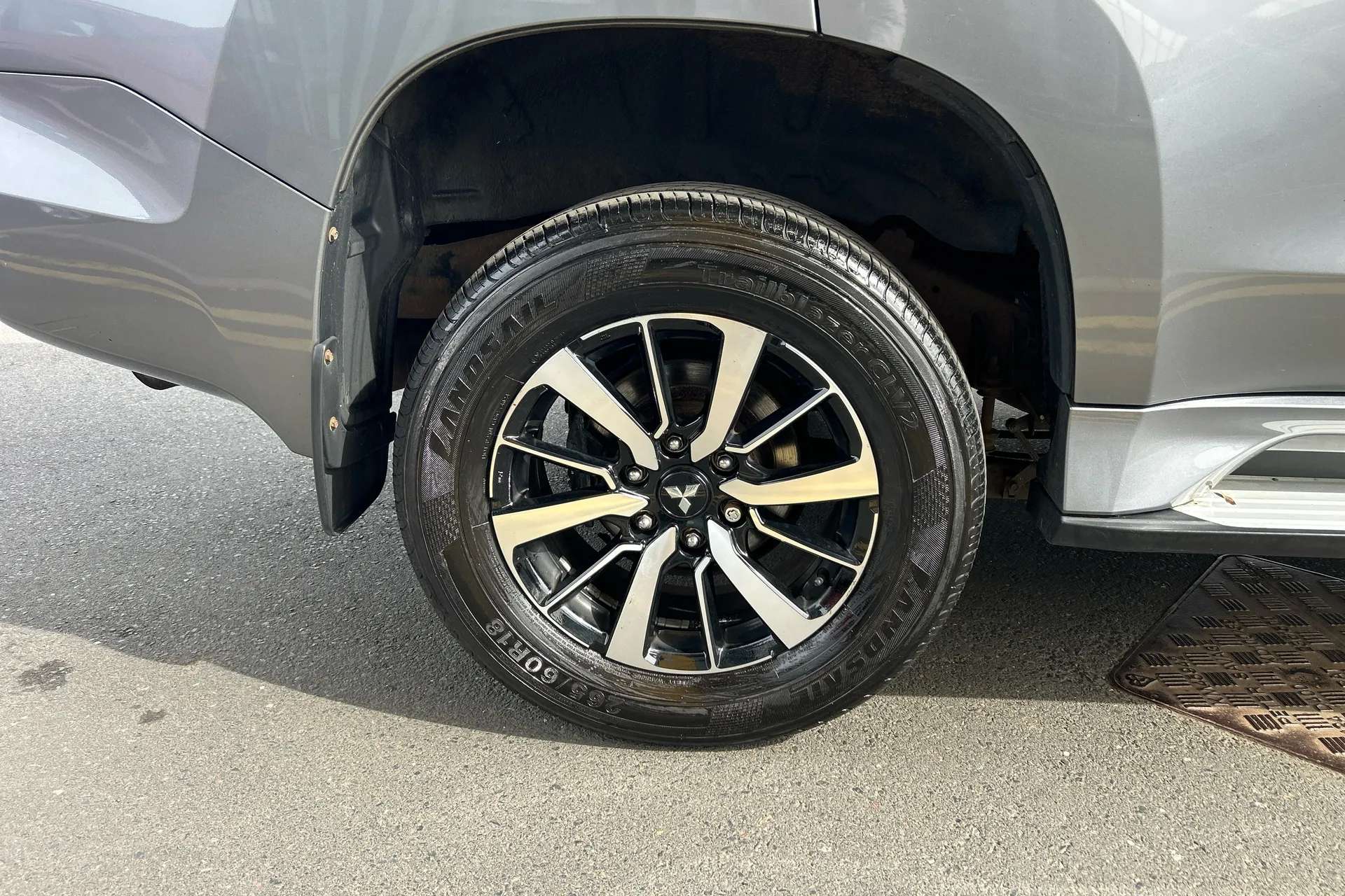 A 2018 MITSUBISHI SHOGUN SPORT 2.4 DI-DC 4 5dr Auto 4WD A 2018 MITSUBISHI SHOGUN SPORT 2.4 DI-DC 4 5dr Auto 4WD