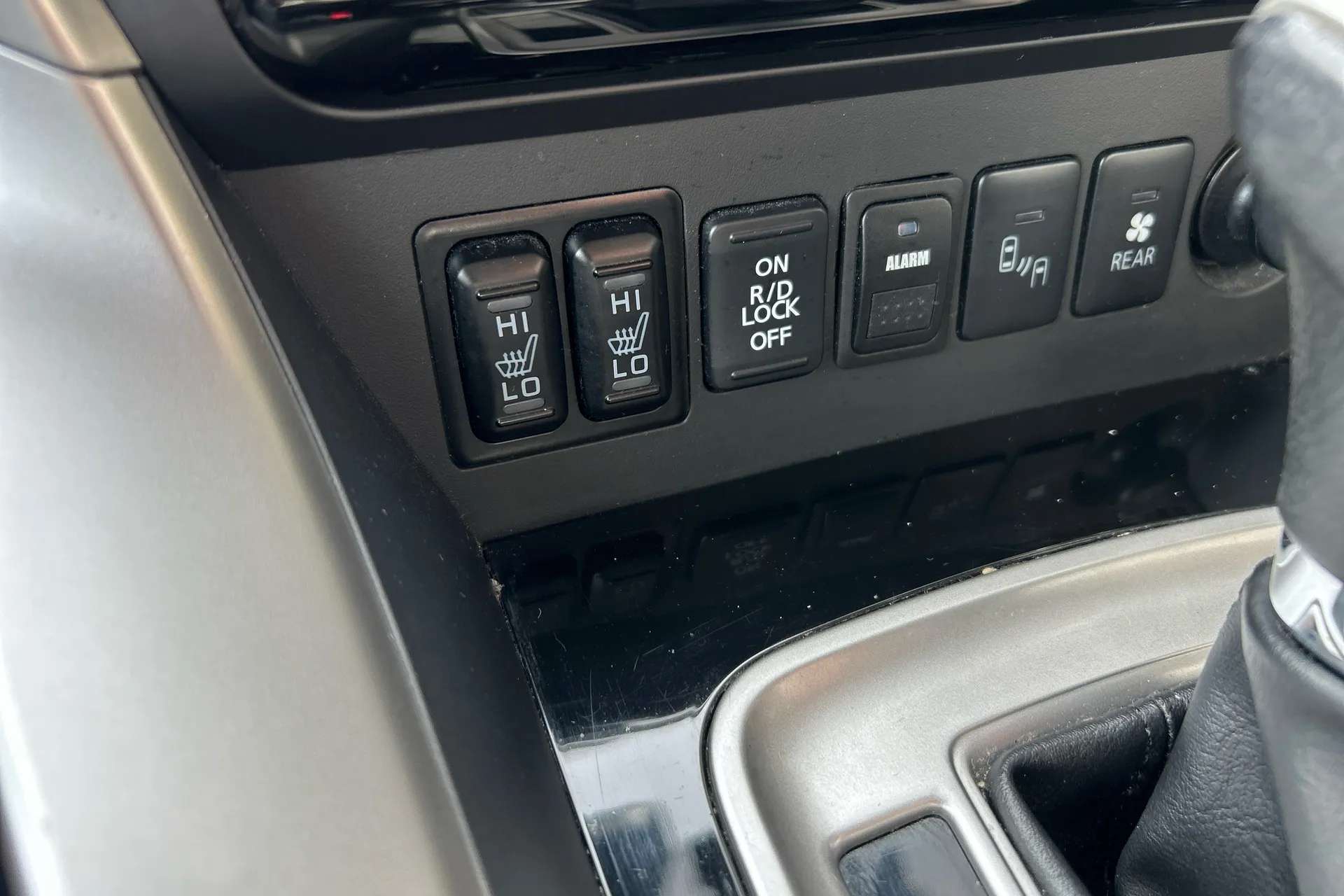 2018 MITSUBISHI SHOGUN SPORT 2018 MITSUBISHI SHOGUN SPORT