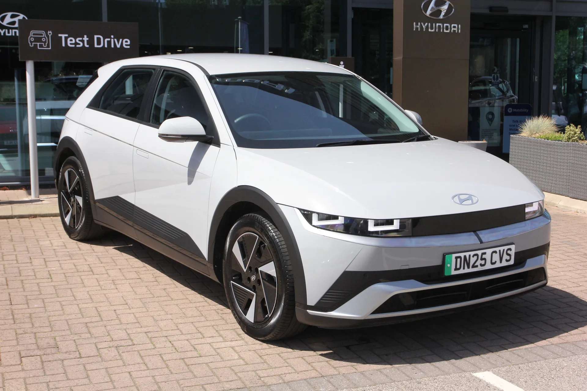 A 2025 HYUNDAI IONIQ 5 168kW Premium 84 kWh 5dr Auto ZERO DEPOSIT FINANCE AVAILABLE A 2025 HYUNDAI IONIQ 5 168kW Premium 84 kWh 5dr Auto ZERO DEPOSIT FINANCE AVAILABLE