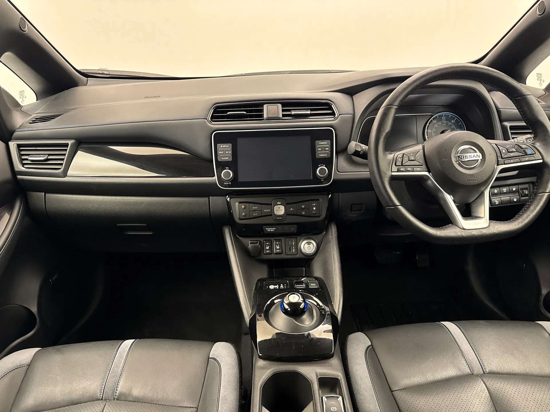 A 2021 NISSAN LEAF 110kW Tekna 40kWh 5dr Auto A 2021 NISSAN LEAF 110kW Tekna 40kWh 5dr Auto