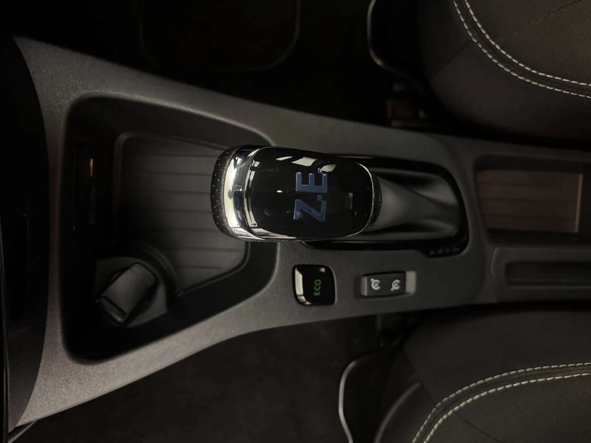 2018 RENAULT ZOE 2018 RENAULT ZOE