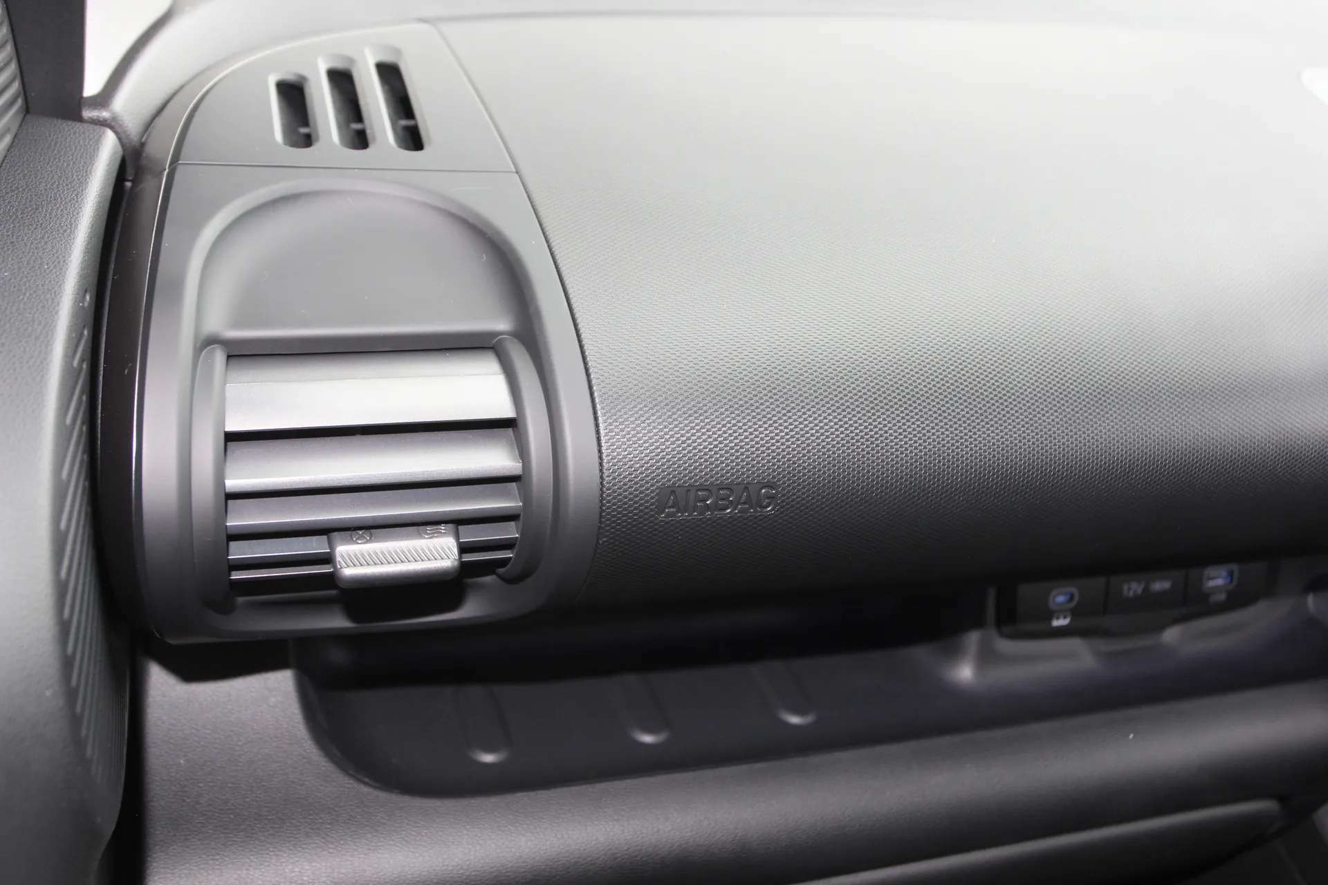 2025 HYUNDAI INSTER 2025 HYUNDAI INSTER