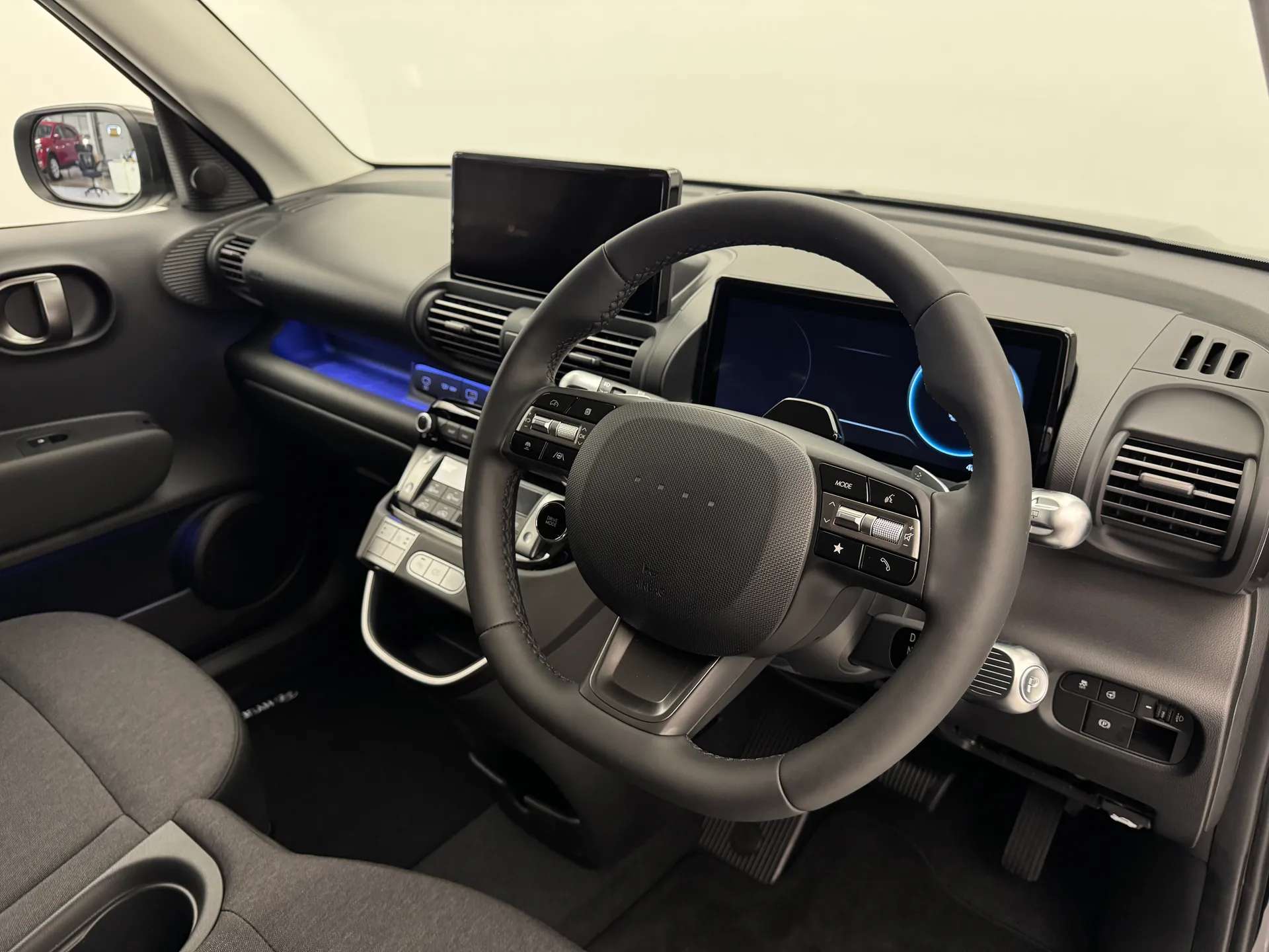 A 2025 HYUNDAI INSTER 85kW 02 49kWh 5dr Auto â223--229 MILES DRIVING RANGEâ A 2025 HYUNDAI INSTER 85kW 02 49kWh 5dr Auto â223--229 MILES DRIVING RANGEâ