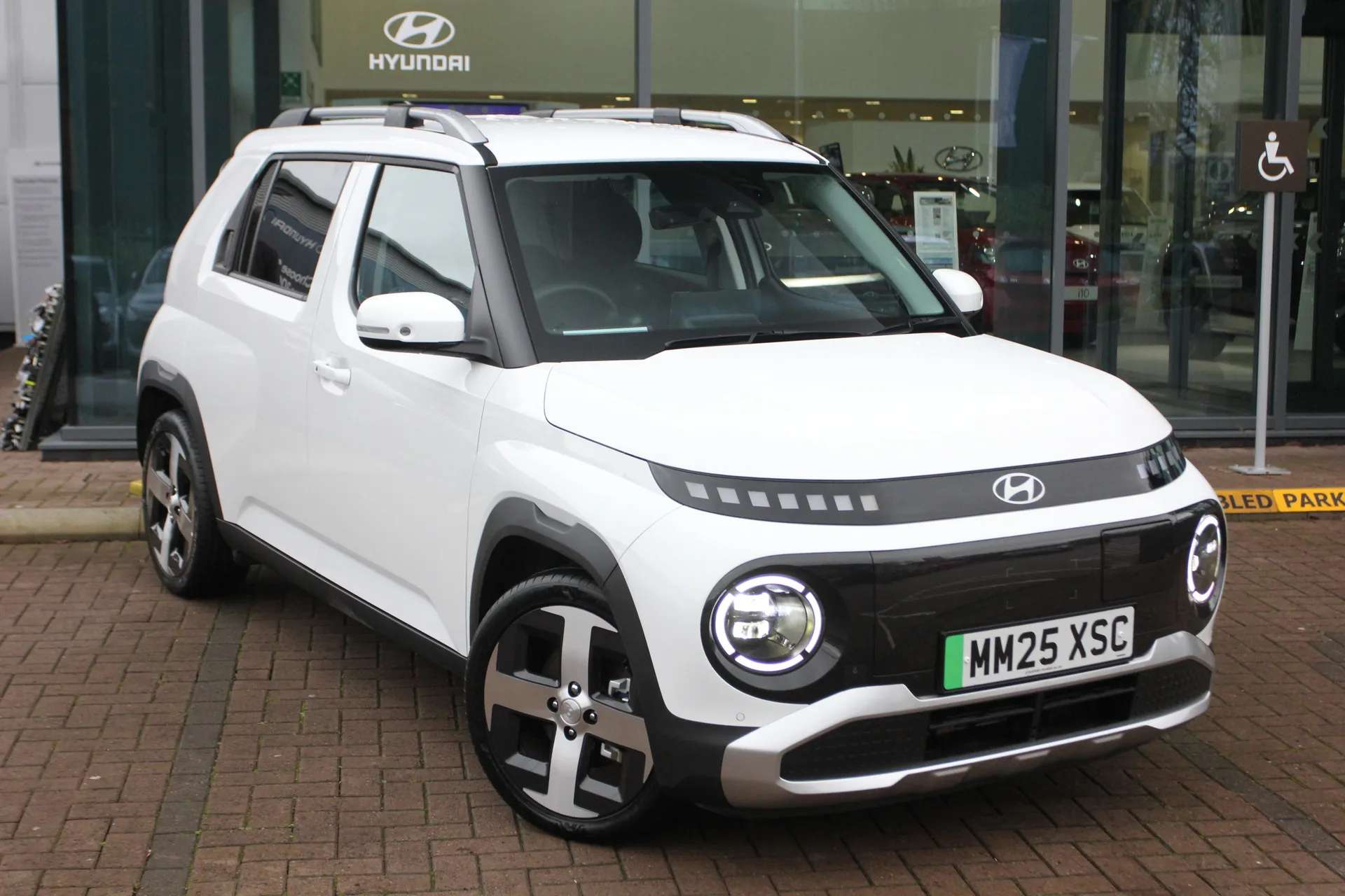 A 2025 HYUNDAI INSTER 85kW 02 49kWh 5dr Auto A 2025 HYUNDAI INSTER 85kW 02 49kWh 5dr Auto