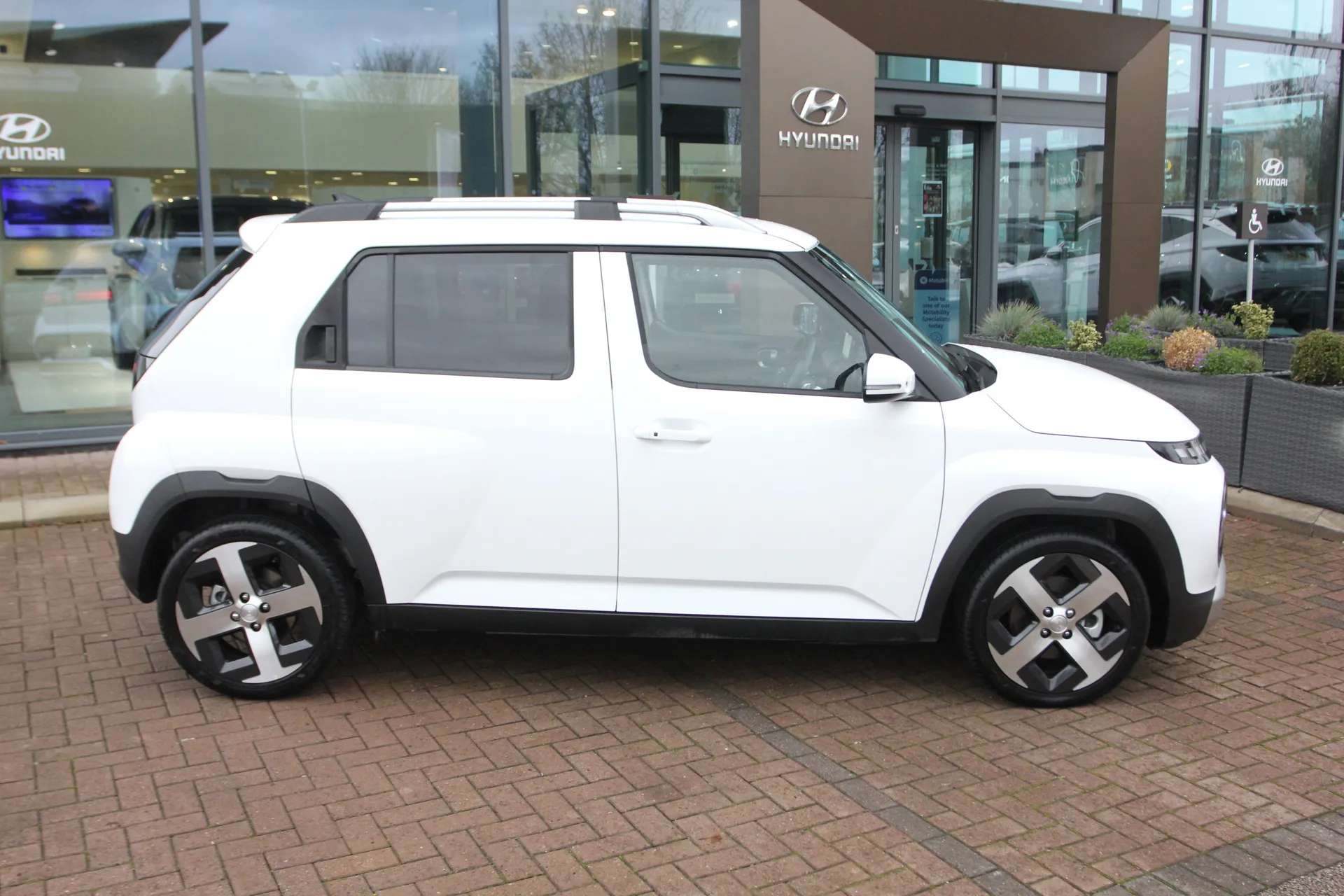 A 2025 HYUNDAI INSTER 85kW 02 49kWh 5dr Auto A 2025 HYUNDAI INSTER 85kW 02 49kWh 5dr Auto