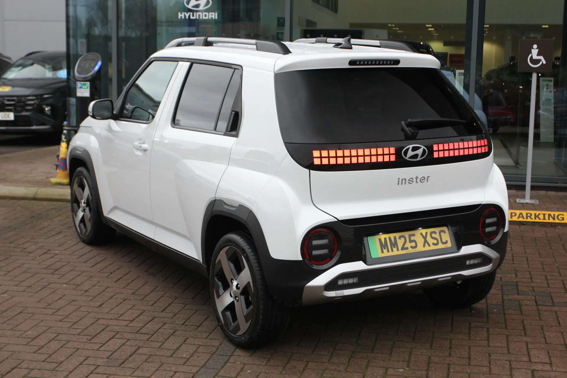 A 2025 HYUNDAI INSTER 85kW 02 49kWh 5dr Auto A 2025 HYUNDAI INSTER 85kW 02 49kWh 5dr Auto