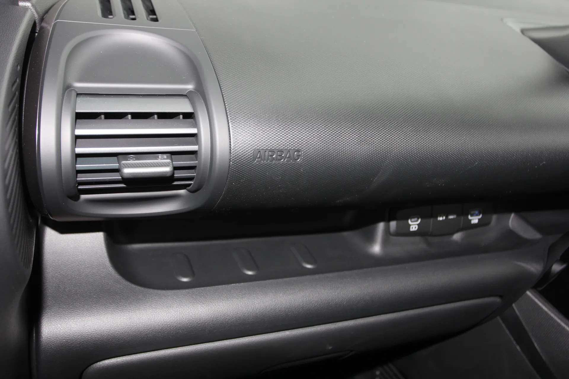 2025 HYUNDAI INSTER 2025 HYUNDAI INSTER