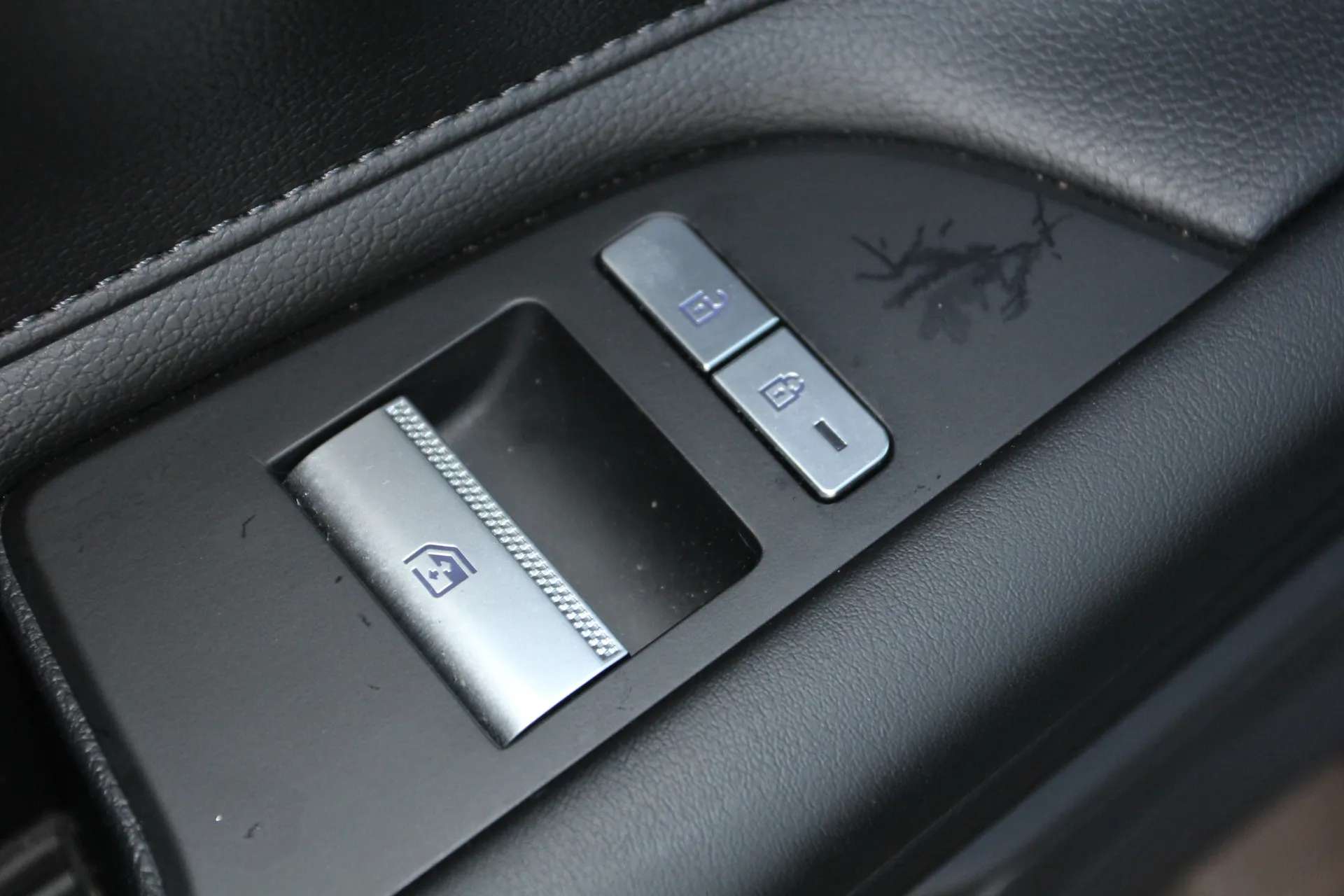 2023 GENESIS G80 2023 GENESIS G80