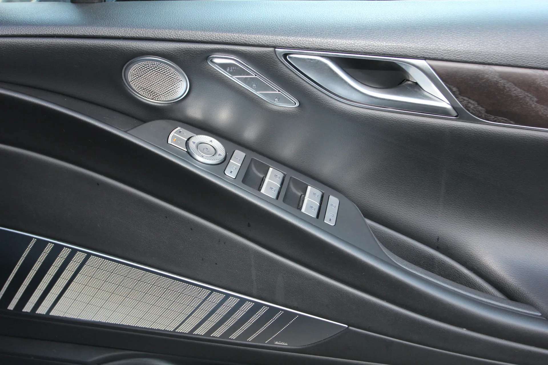 2023 GENESIS G80 2023 GENESIS G80