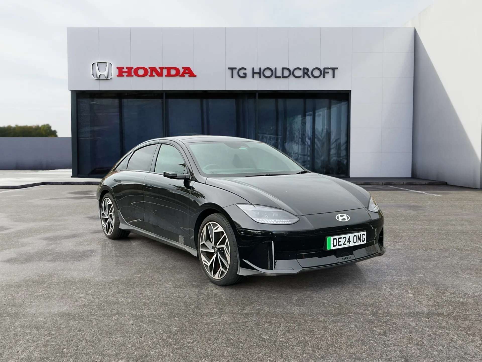 A 2024 HYUNDAI IONIQ 6 239kW Ultimate 77kWh 4dr AWD Auto A 2024 HYUNDAI IONIQ 6 239kW Ultimate 77kWh 4dr AWD Auto