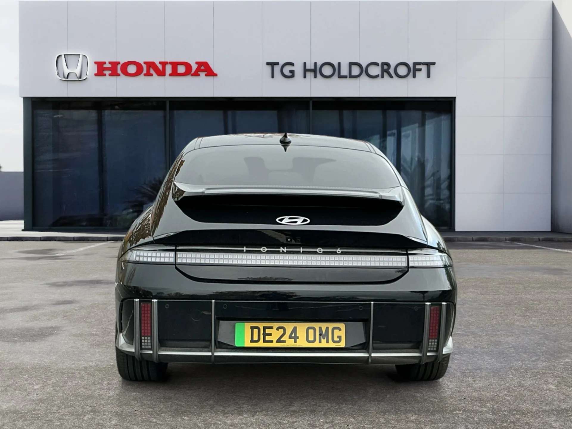 A 2024 HYUNDAI IONIQ 6 239kW Ultimate 77kWh 4dr AWD Auto A 2024 HYUNDAI IONIQ 6 239kW Ultimate 77kWh 4dr AWD Auto