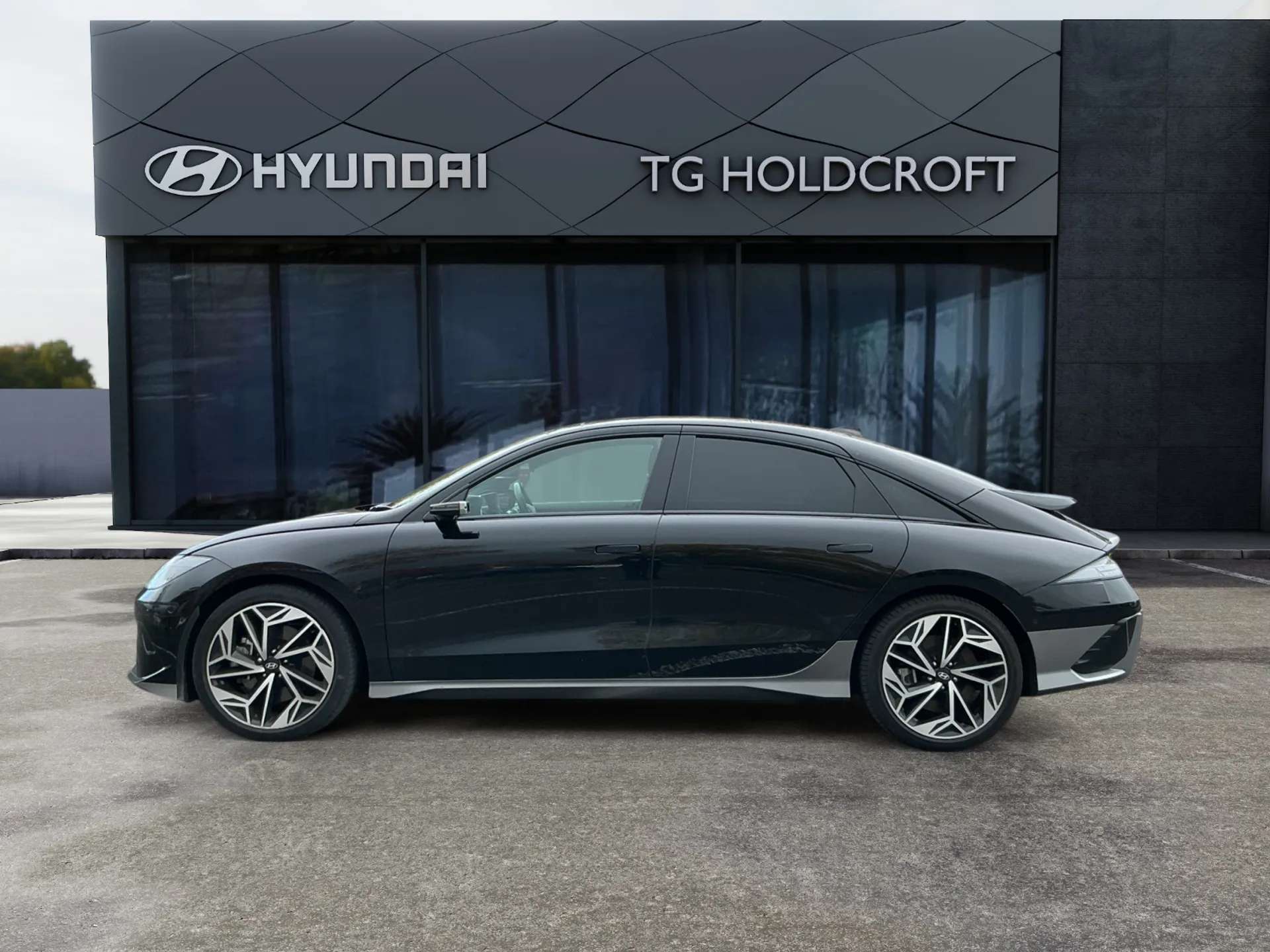 A 2024 HYUNDAI IONIQ 6 239kW Ultimate 77kWh 4dr AWD Auto A 2024 HYUNDAI IONIQ 6 239kW Ultimate 77kWh 4dr AWD Auto
