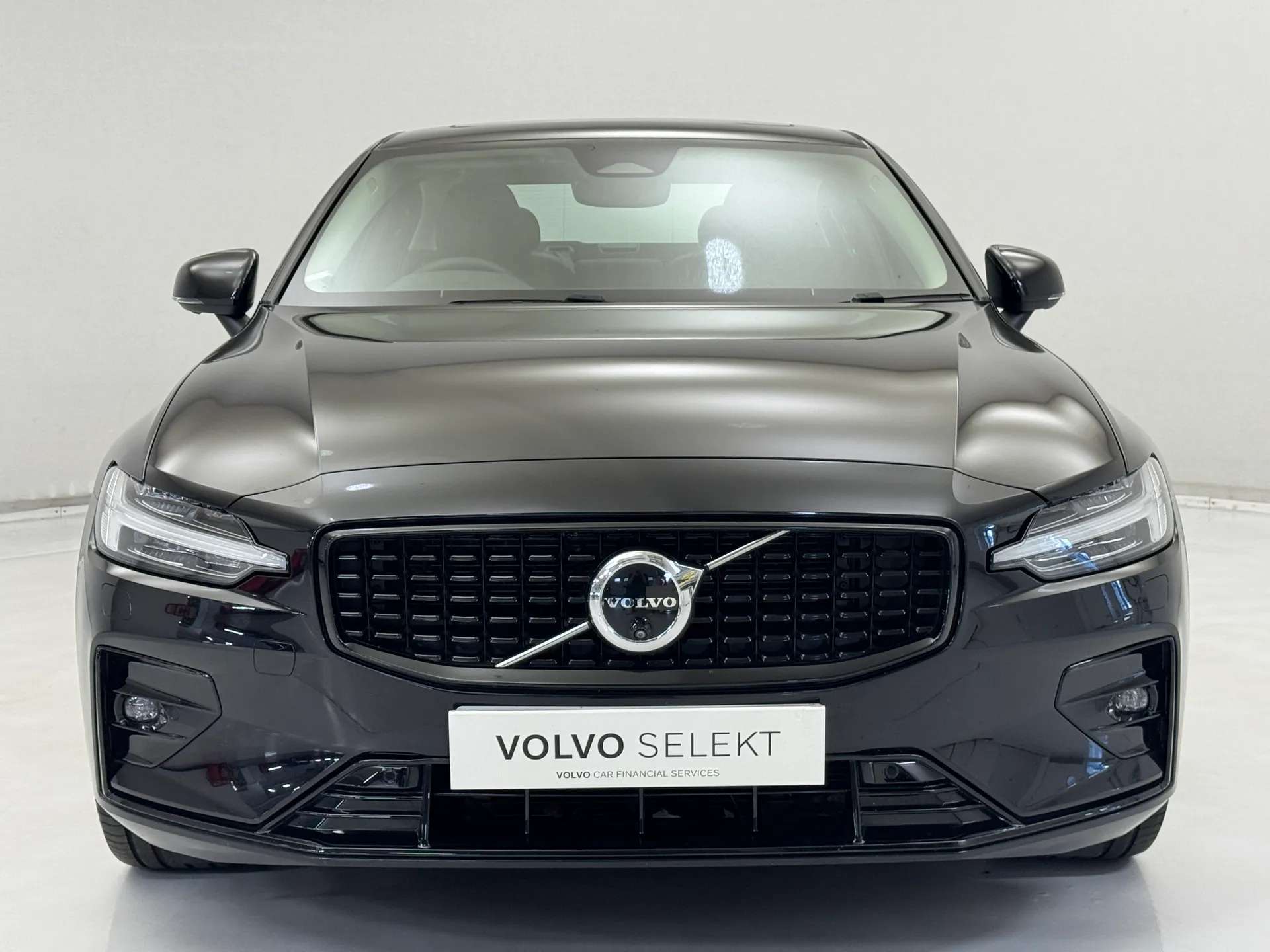 2023 VOLVO S60 2023 VOLVO S60