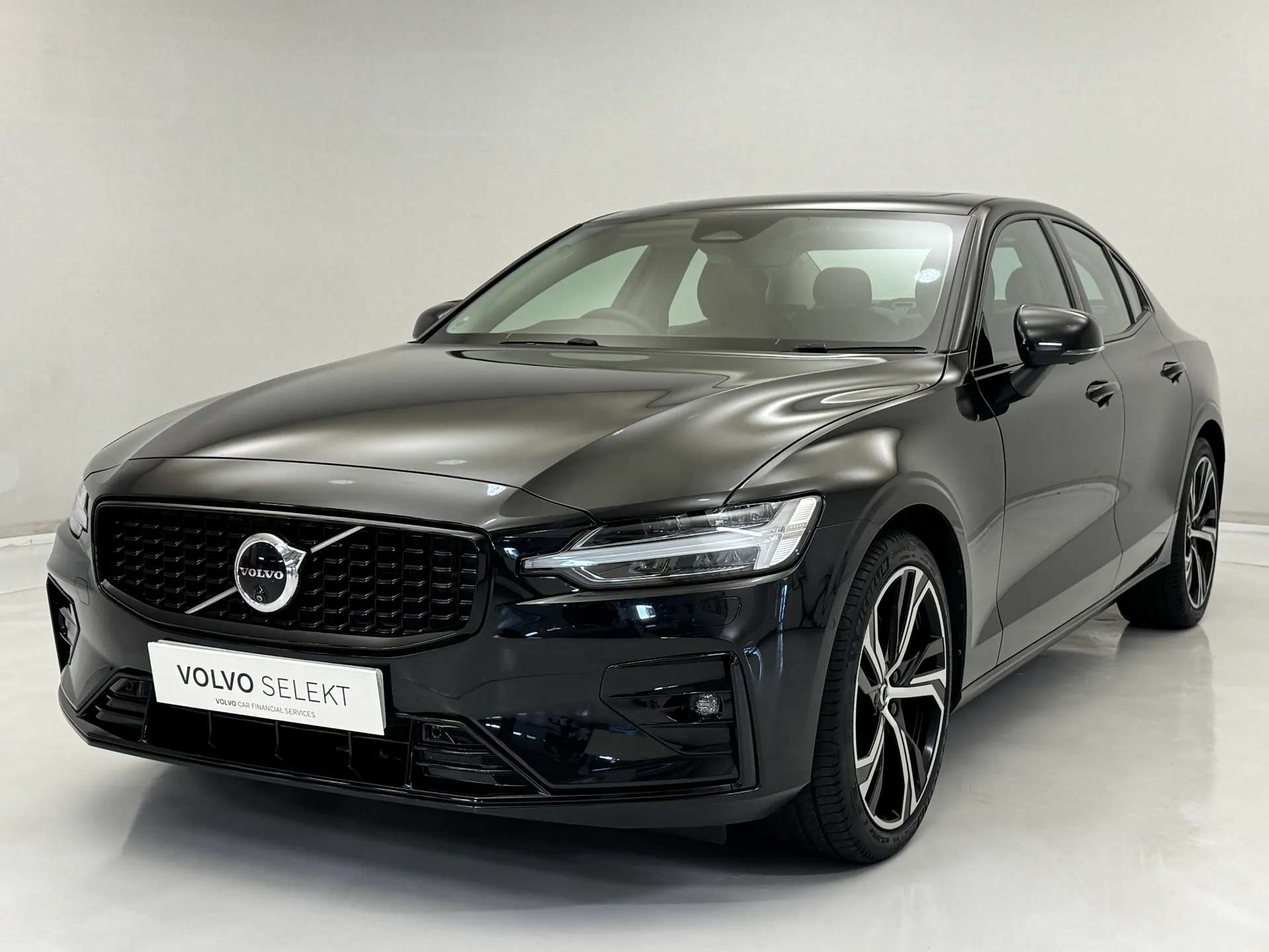 2023 VOLVO S60 2023 VOLVO S60