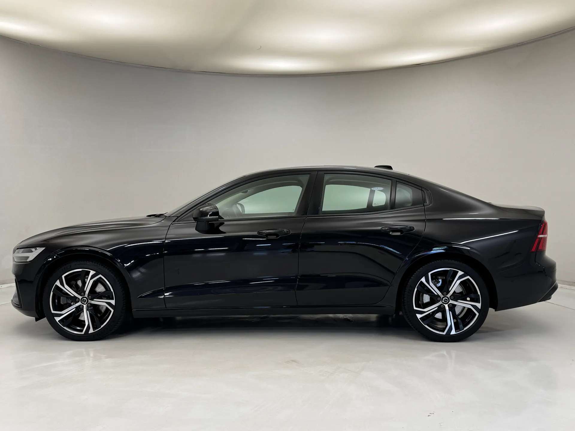 2023 VOLVO S60 2023 VOLVO S60