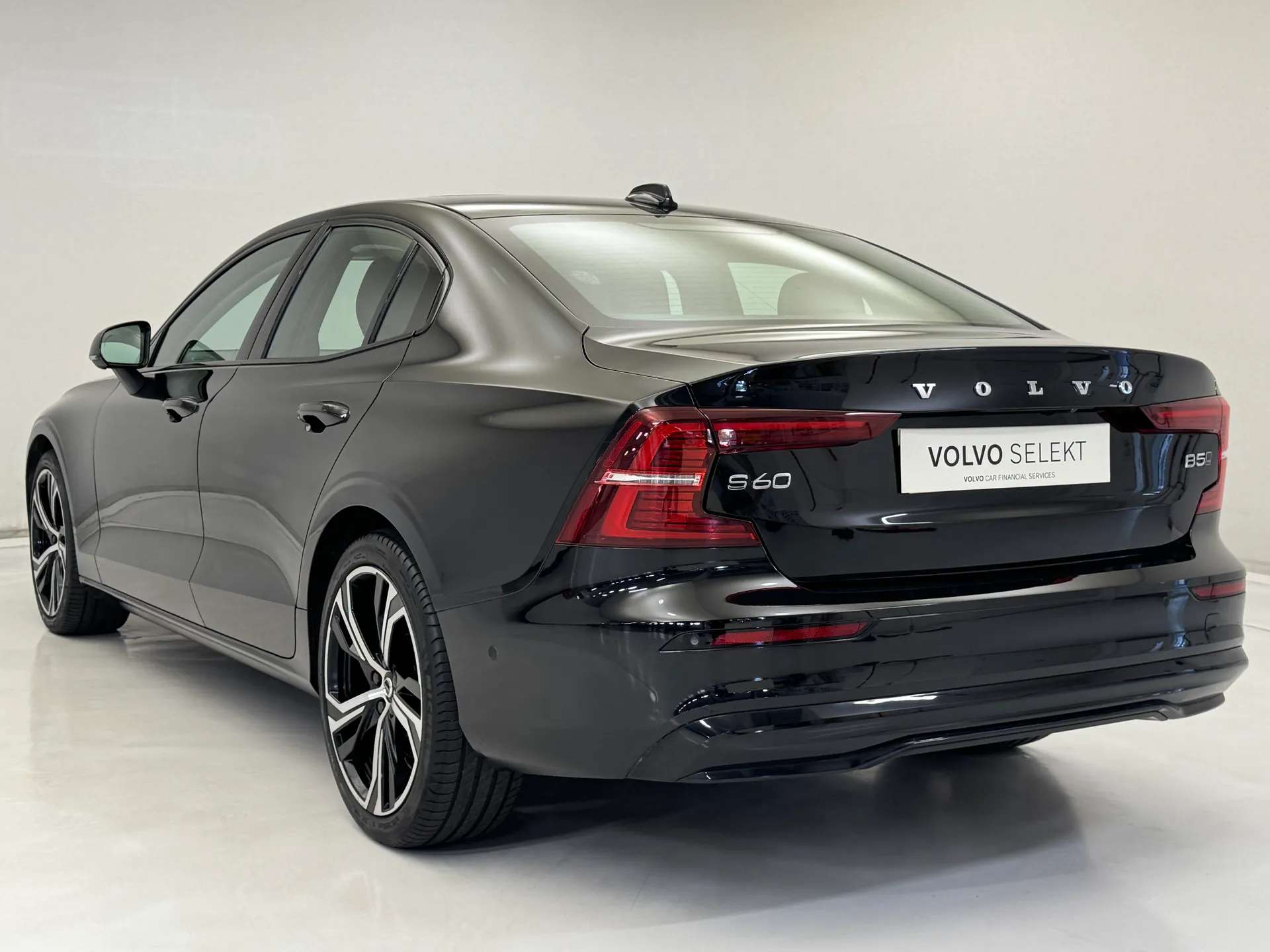2023 VOLVO S60 2023 VOLVO S60