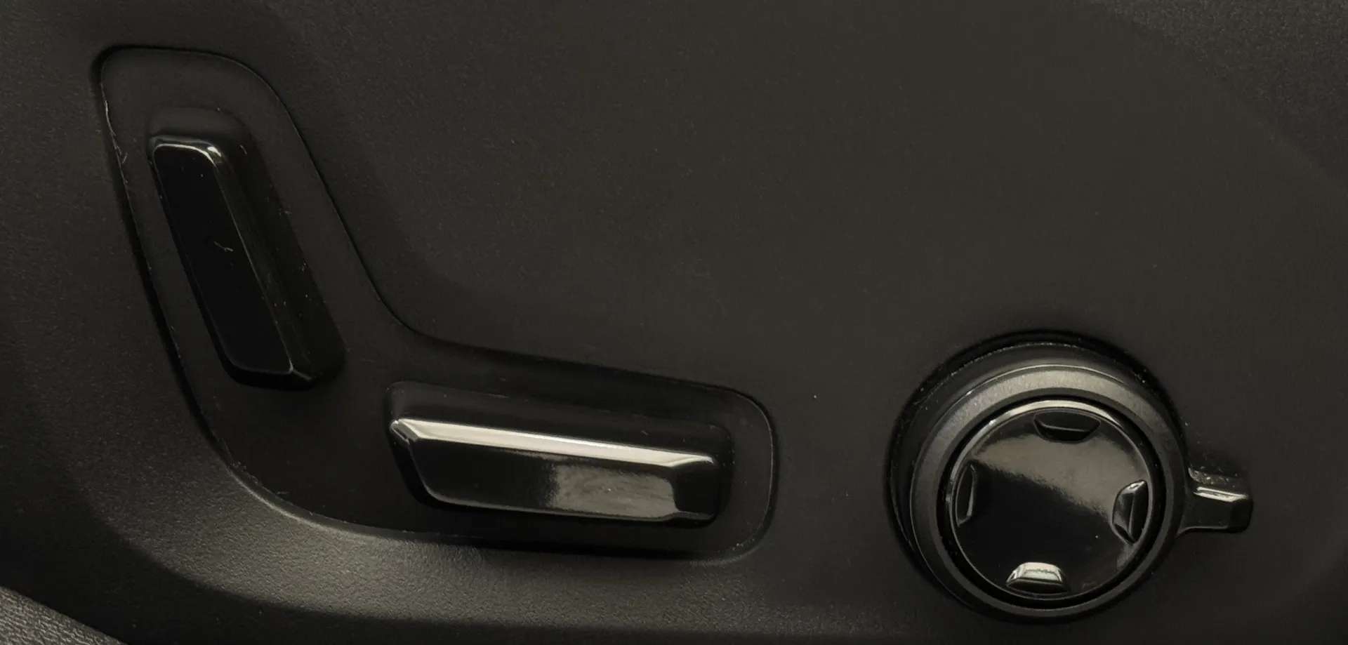 2023 VOLVO S60 2023 VOLVO S60