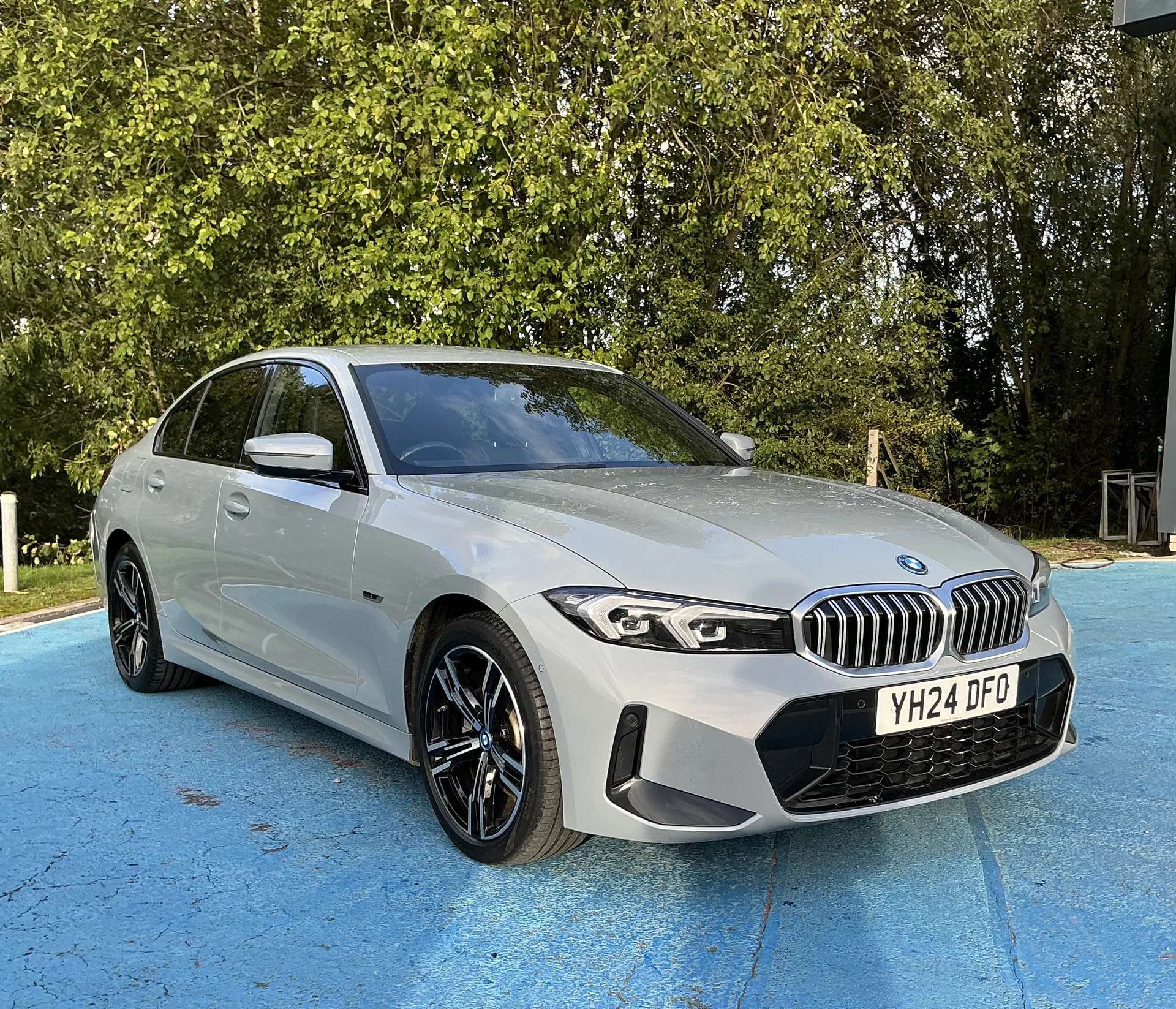 A 2024 BMW 3 SERIES 330e M Sport 4dr Step Auto A 2024 BMW 3 SERIES 330e M Sport 4dr Step Auto