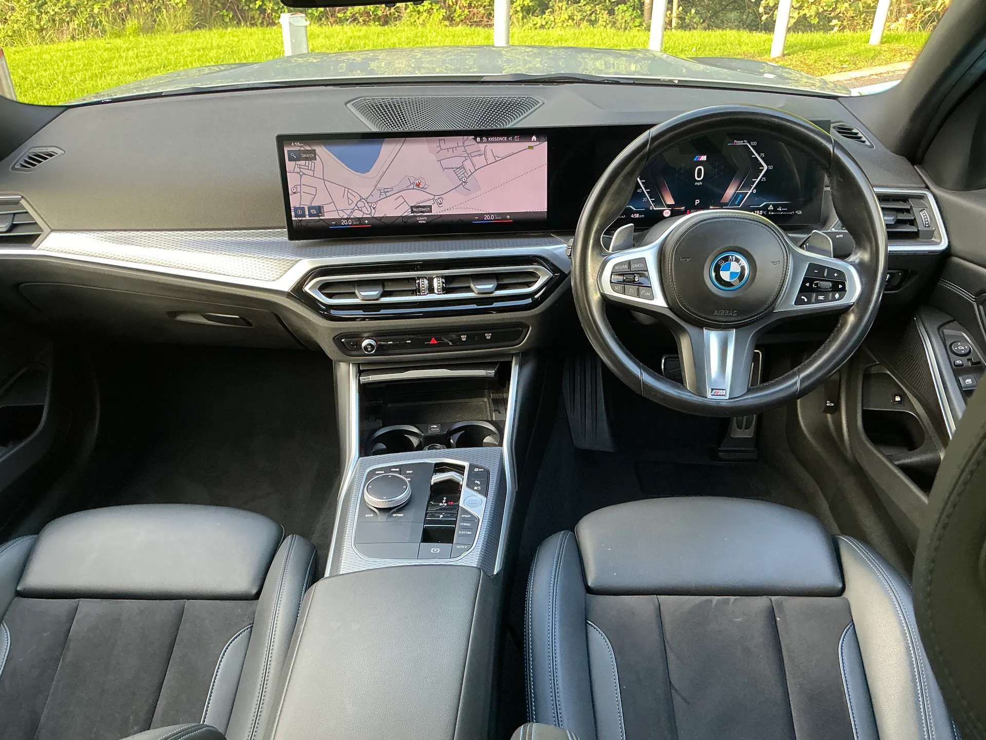 A 2024 BMW 3 SERIES 330e M Sport 4dr Step Auto A 2024 BMW 3 SERIES 330e M Sport 4dr Step Auto