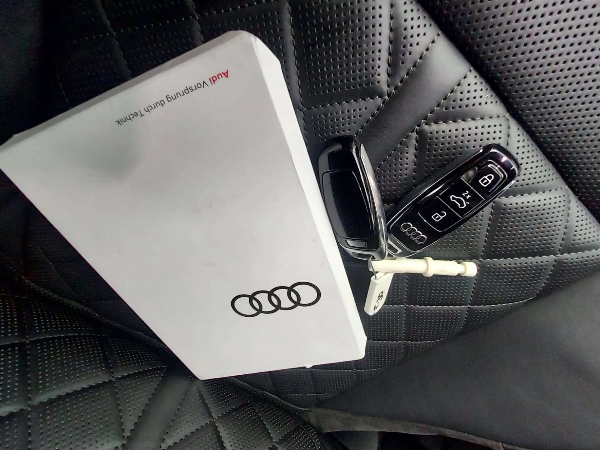 2021 AUDI A8 2021 AUDI A8