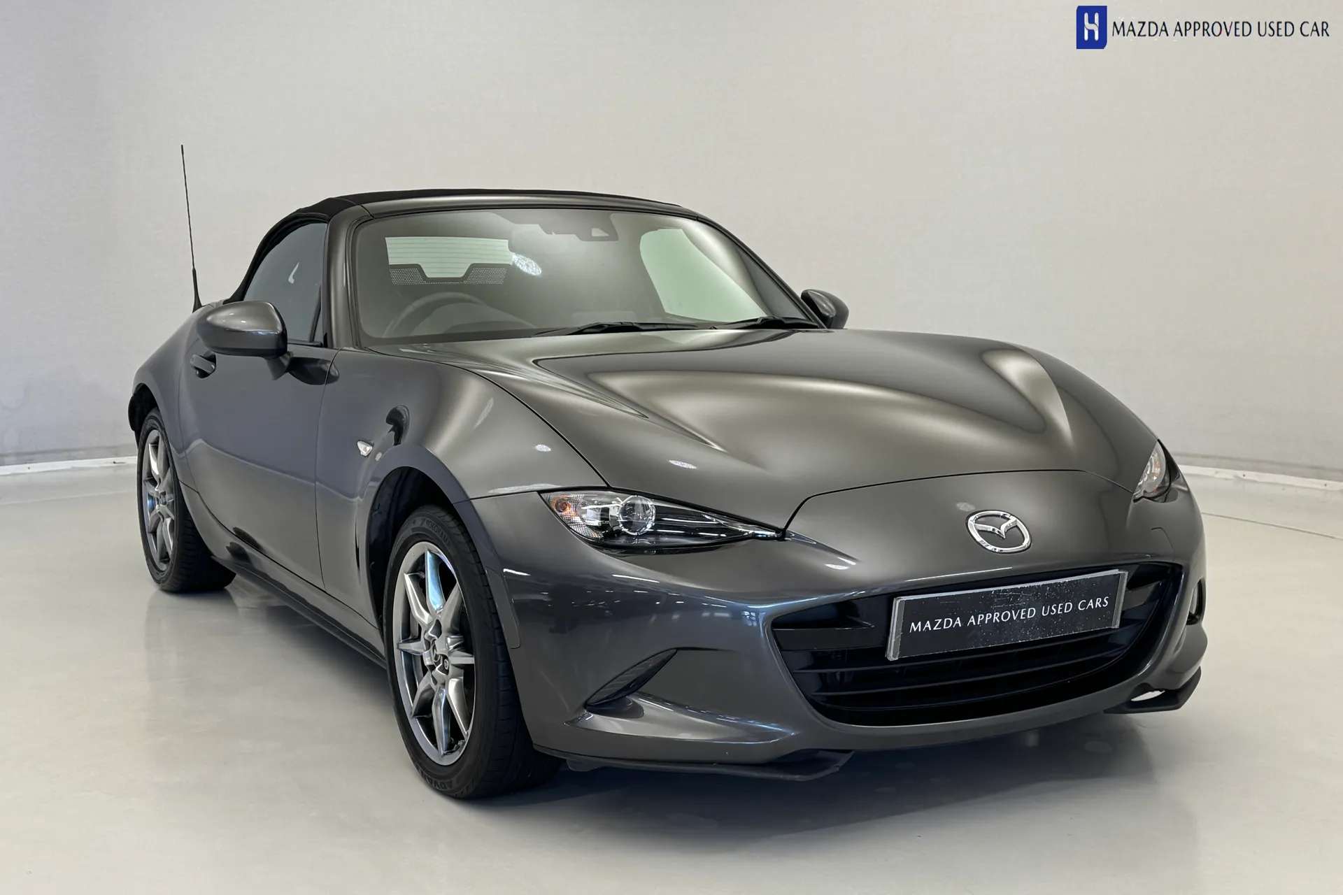 2022 MAZDA MX-5 2022 MAZDA MX-5