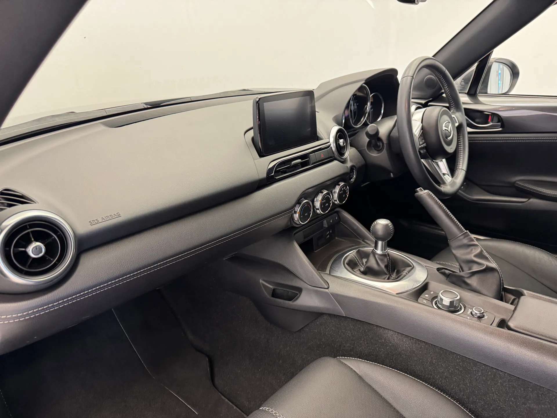 2022 MAZDA MX-5 2022 MAZDA MX-5