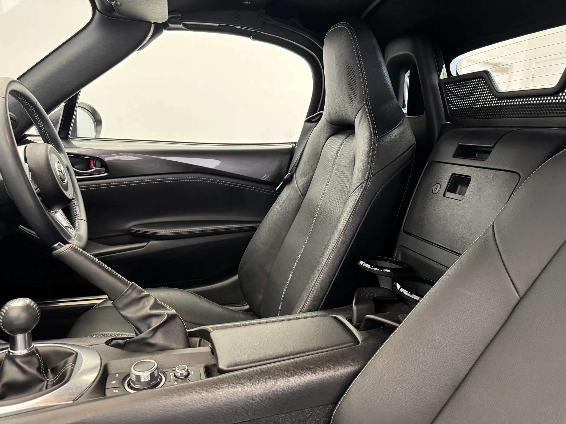 2022 MAZDA MX-5 2022 MAZDA MX-5