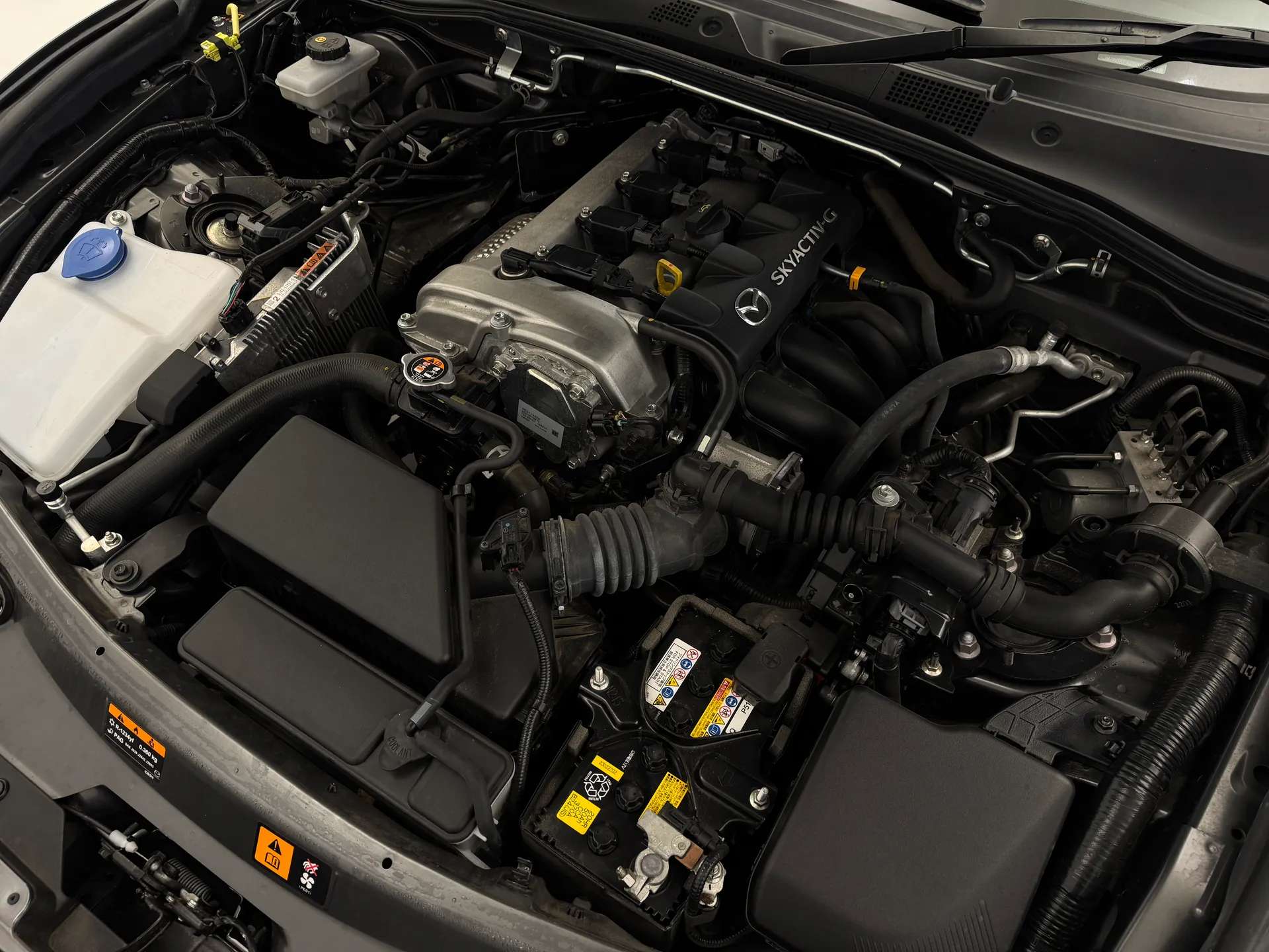 2022 MAZDA MX-5 2022 MAZDA MX-5