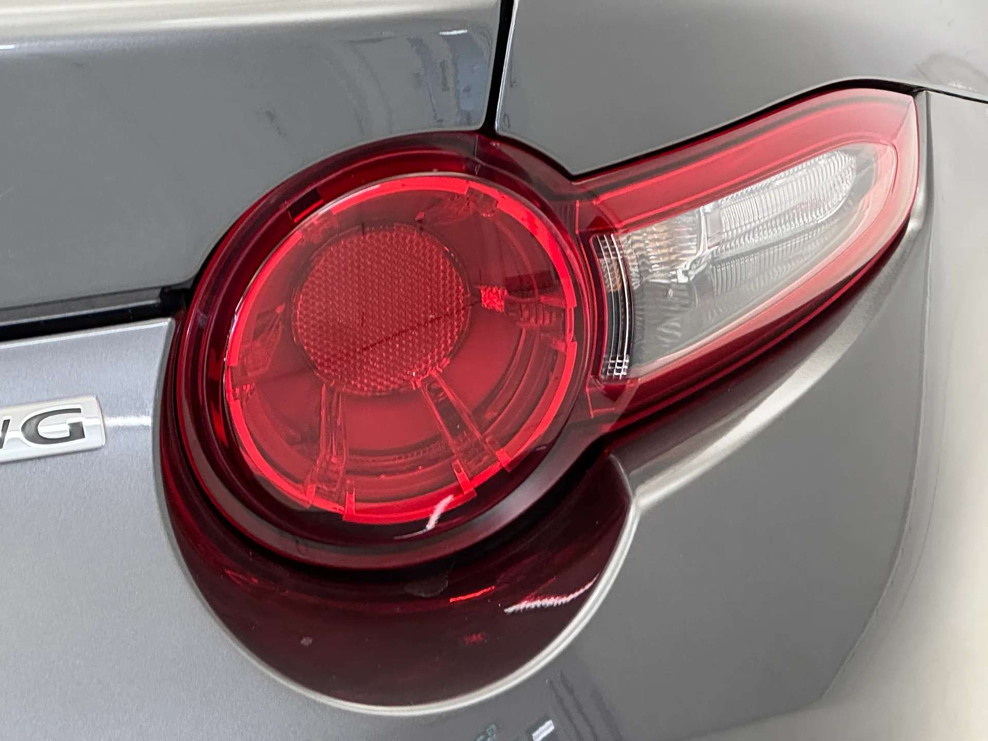 2022 MAZDA MX-5 2022 MAZDA MX-5