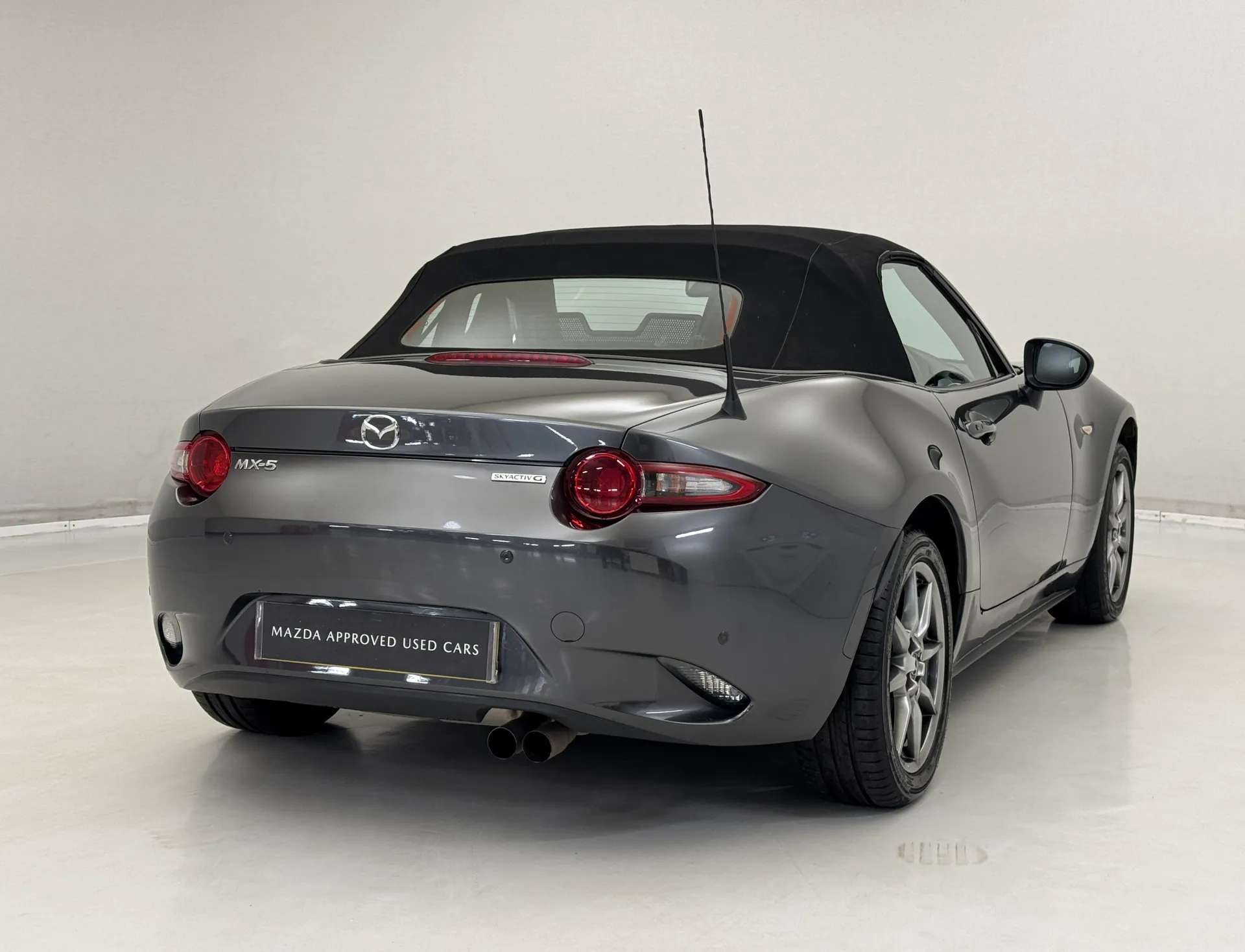 2022 MAZDA MX-5 2022 MAZDA MX-5