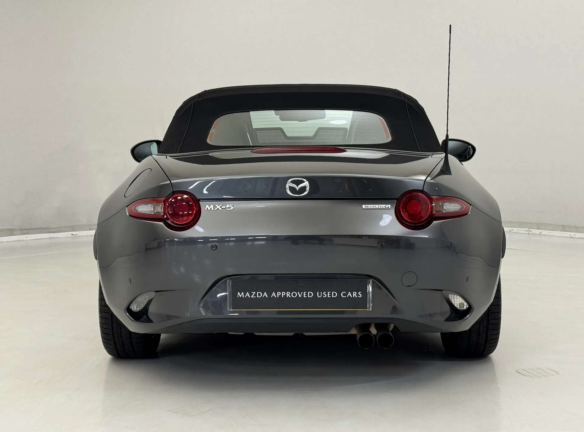 2022 MAZDA MX-5 2022 MAZDA MX-5