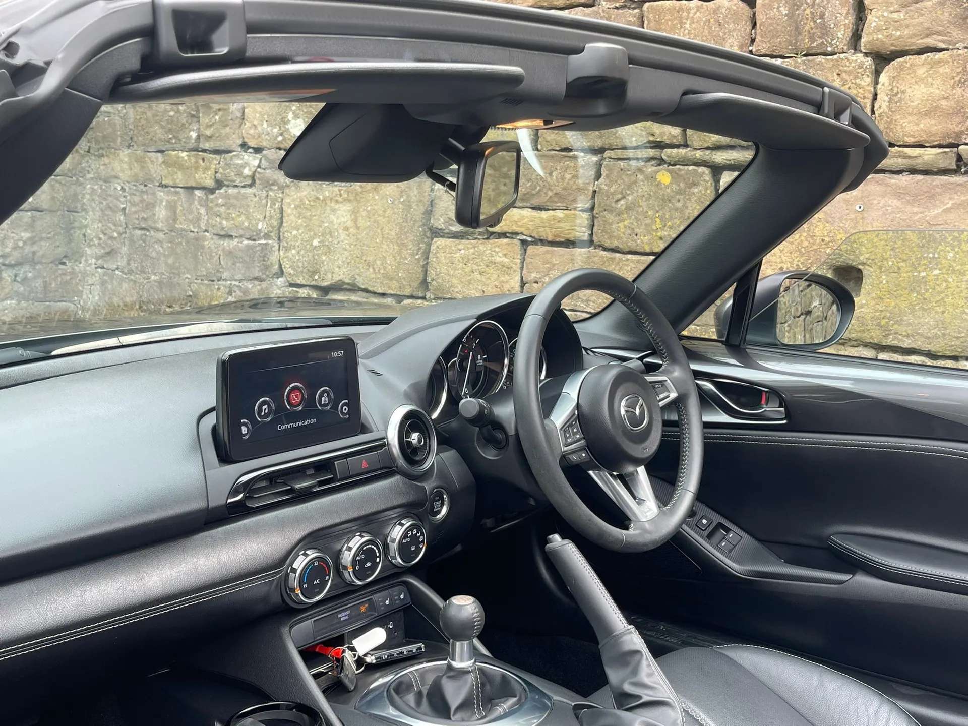 2022 MAZDA MX-5 2022 MAZDA MX-5