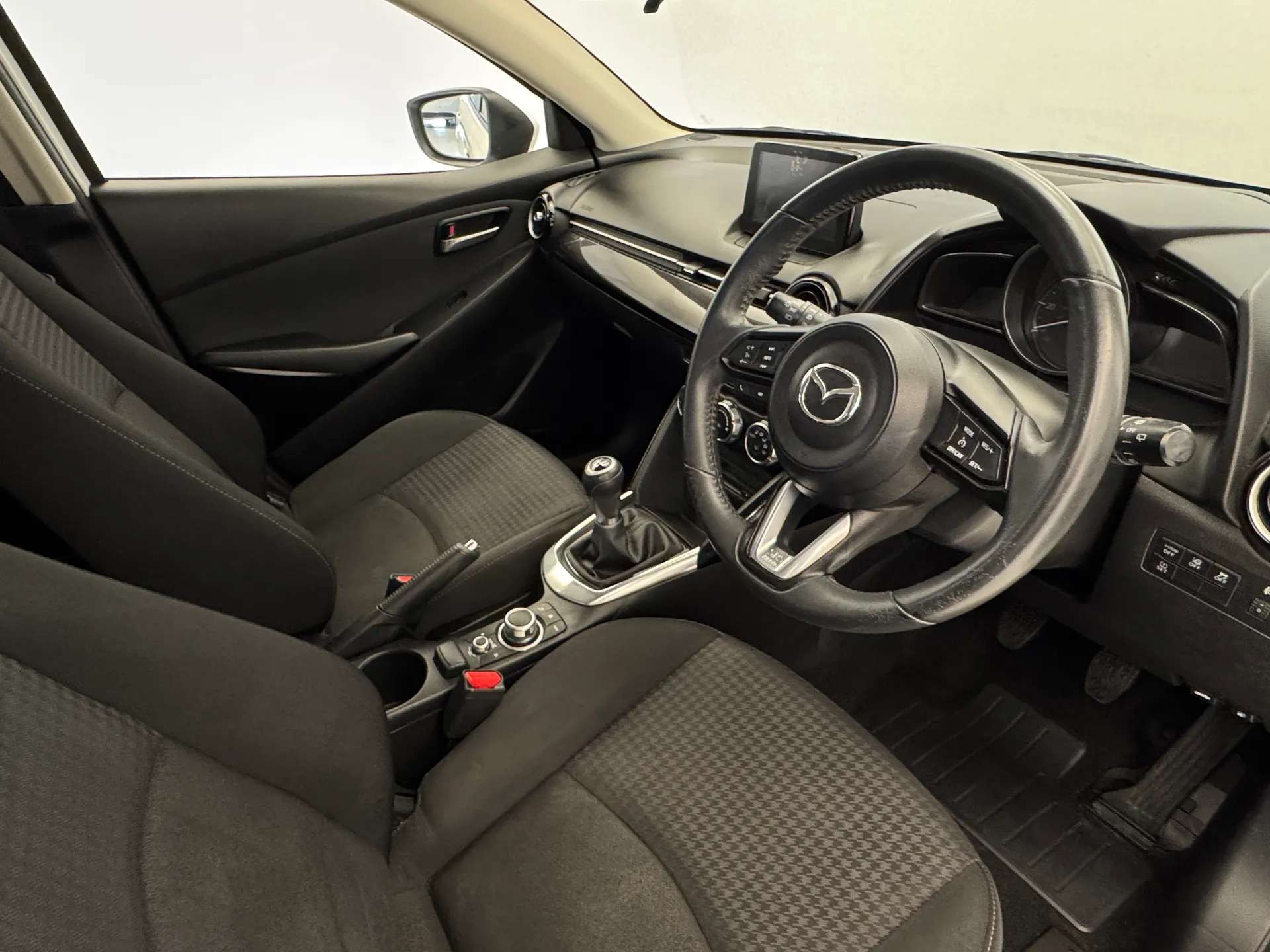 2019 MAZDA MAZDA2 2019 MAZDA MAZDA2