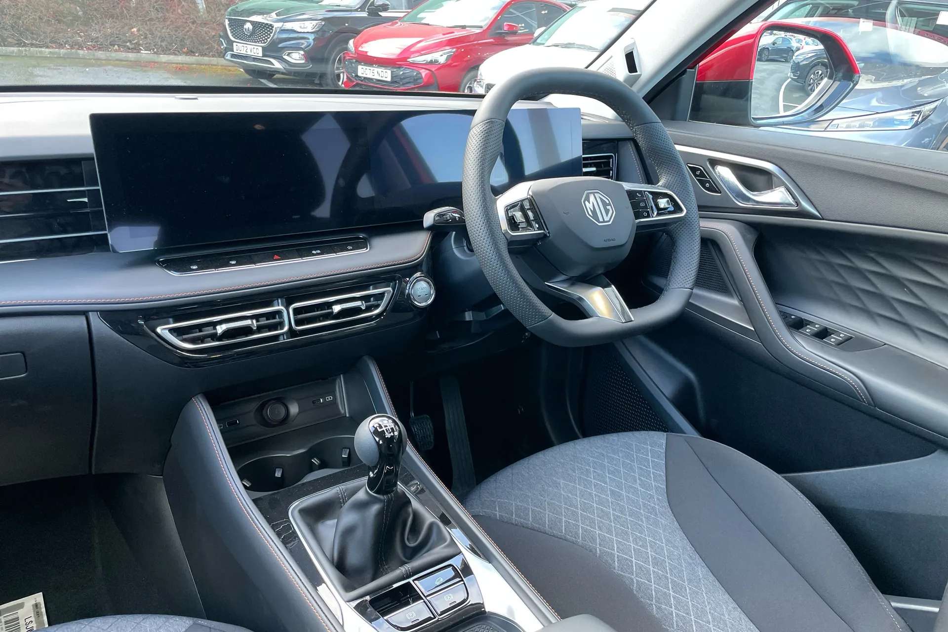 A 2026 MG MOTOR UK HS 1.5 T-GDI SE 5dr A 2026 MG MOTOR UK HS 1.5 T-GDI SE 5dr