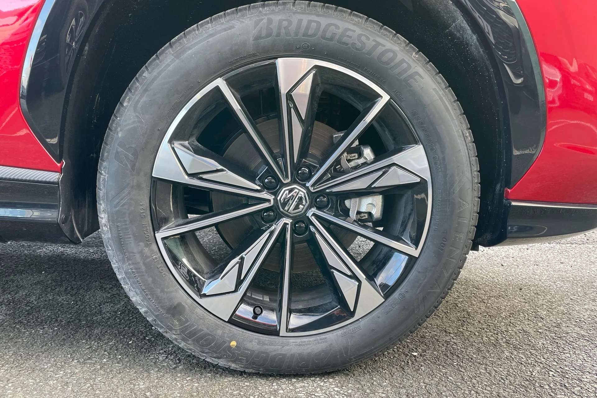 A 2026 MG MOTOR UK HS 1.5 T-GDI SE 5dr A 2026 MG MOTOR UK HS 1.5 T-GDI SE 5dr