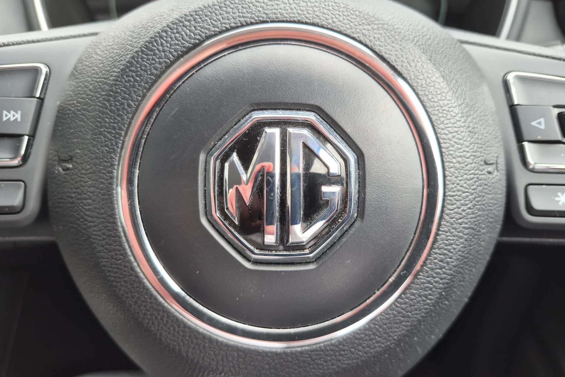2023 MG HS 2023 MG HS