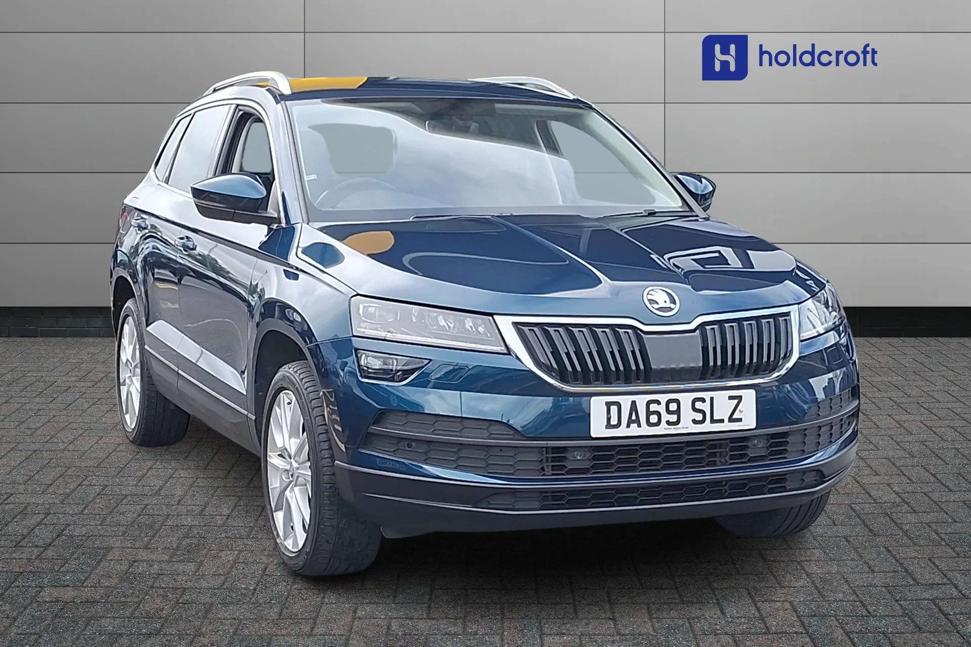 A 2019 SKODA KAROQ 1.5 TSI SE L 5dr A 2019 SKODA KAROQ 1.5 TSI SE L 5dr
