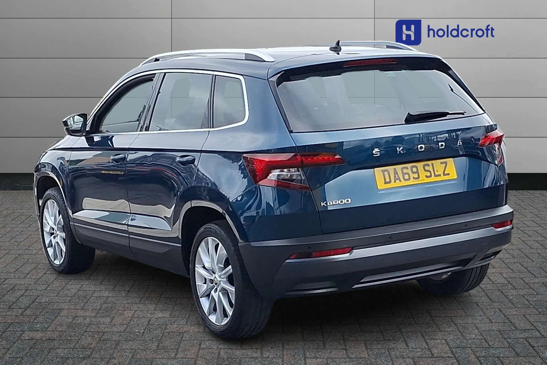 A 2019 SKODA KAROQ 1.5 TSI SE L 5dr A 2019 SKODA KAROQ 1.5 TSI SE L 5dr