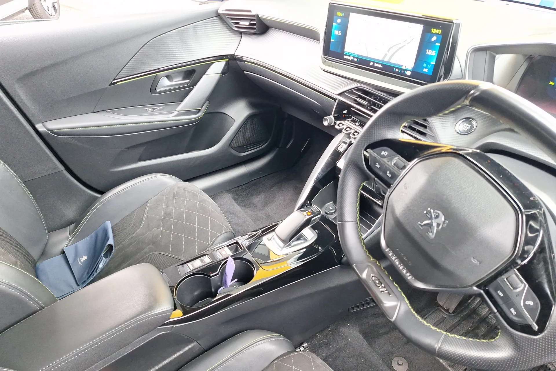 2021 PEUGEOT 208 2021 PEUGEOT 208