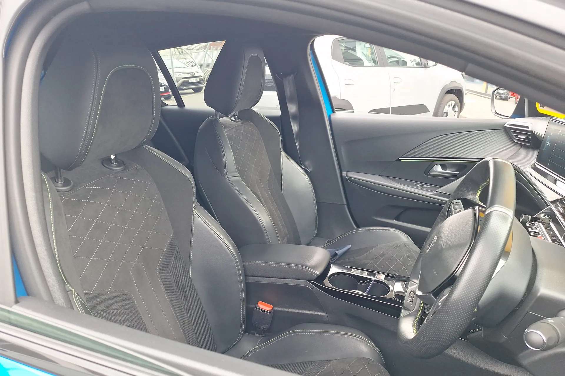 2021 PEUGEOT 208 2021 PEUGEOT 208