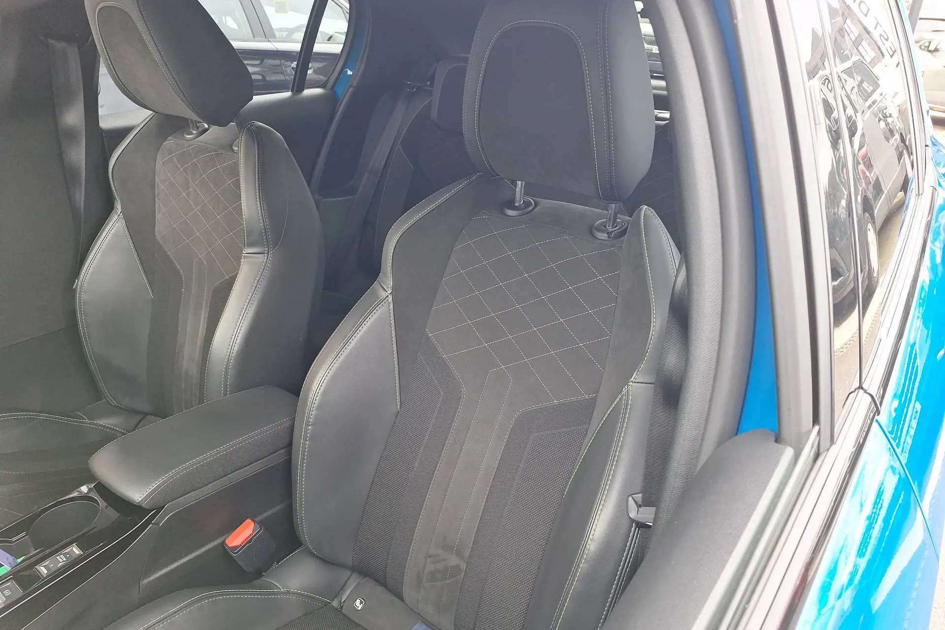 2021 PEUGEOT 208 2021 PEUGEOT 208