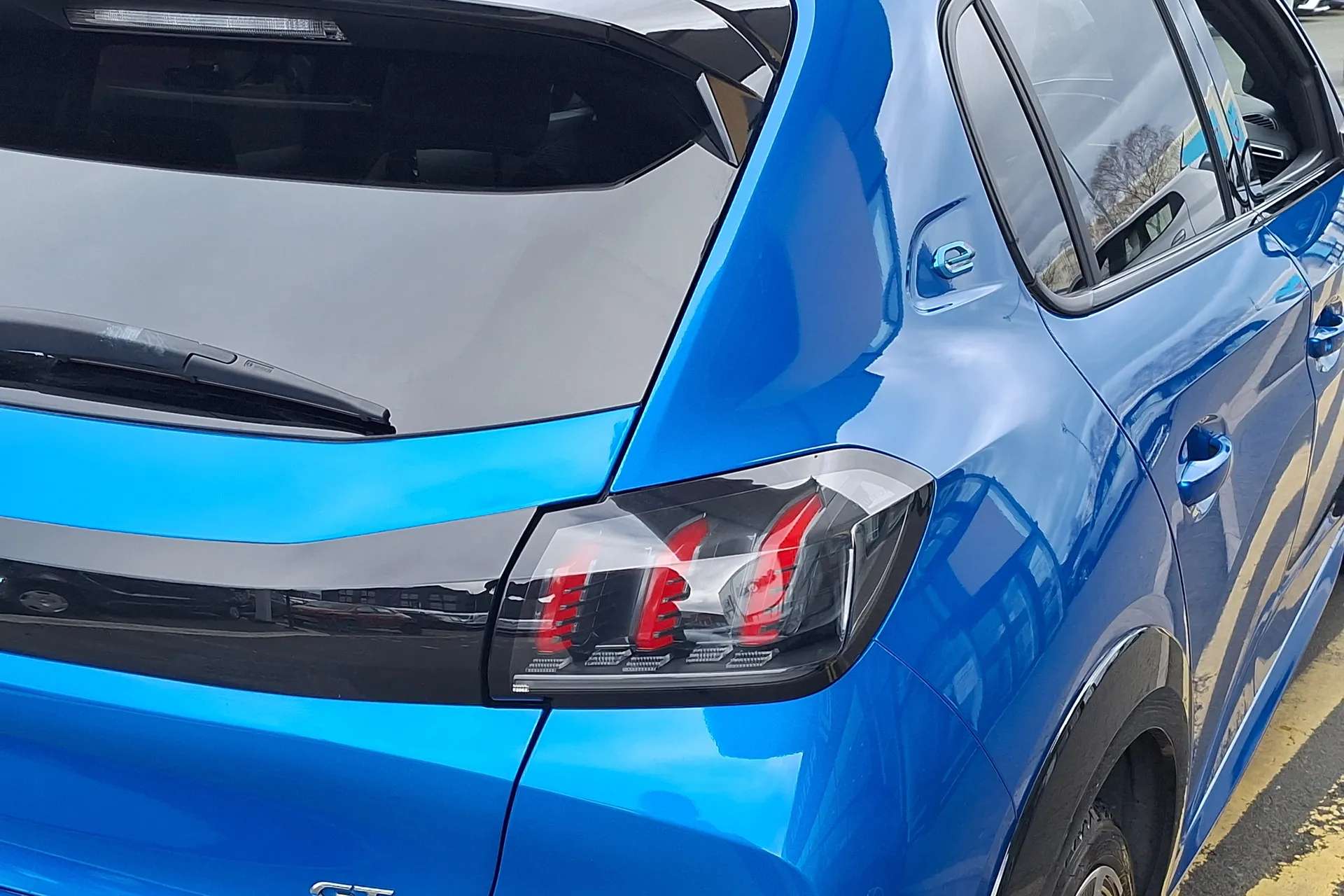 2021 PEUGEOT 208 2021 PEUGEOT 208