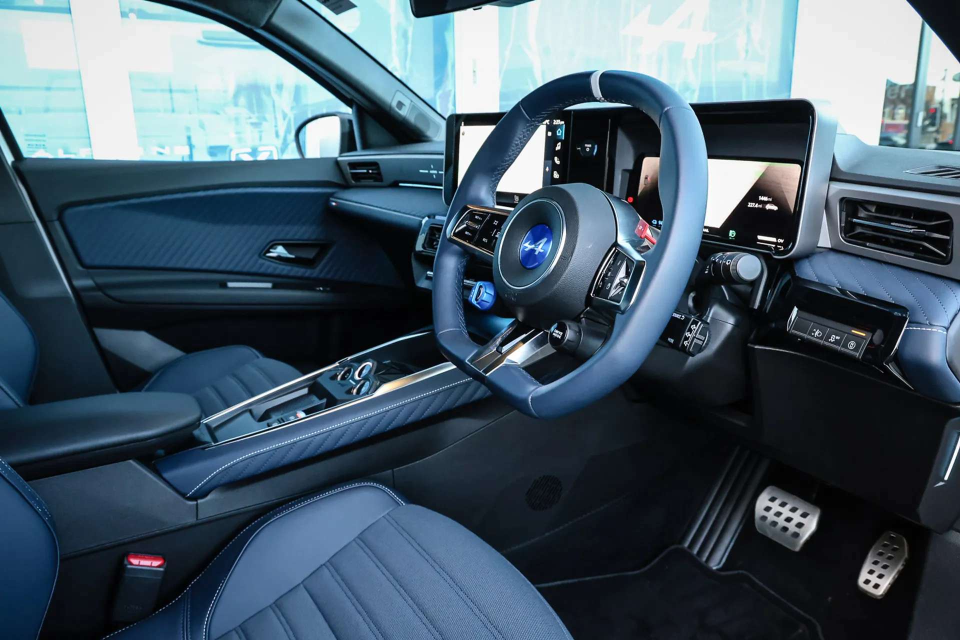 2025 ALPINE A290 2025 ALPINE A290