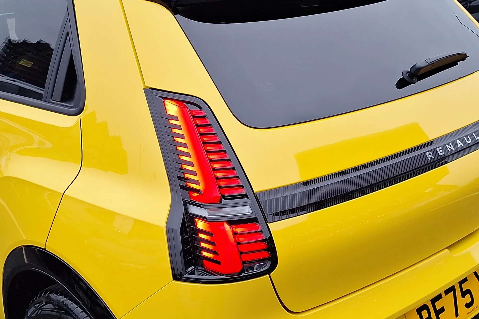 2025 RENAULT 5 2025 RENAULT 5