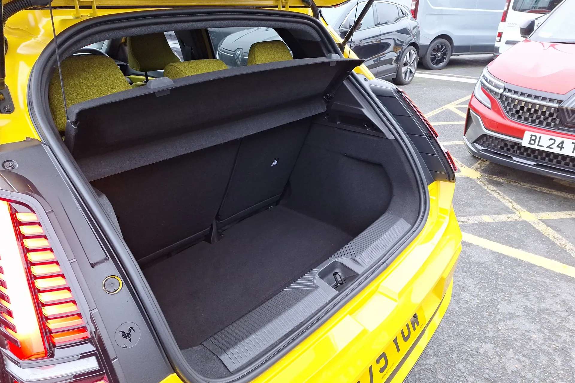 2025 RENAULT 5 2025 RENAULT 5