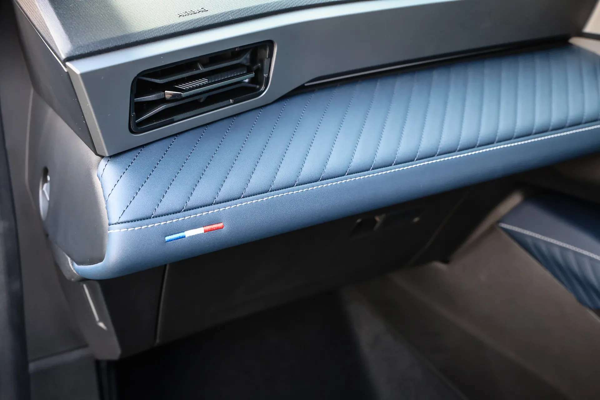 2025 ALPINE A290 2025 ALPINE A290