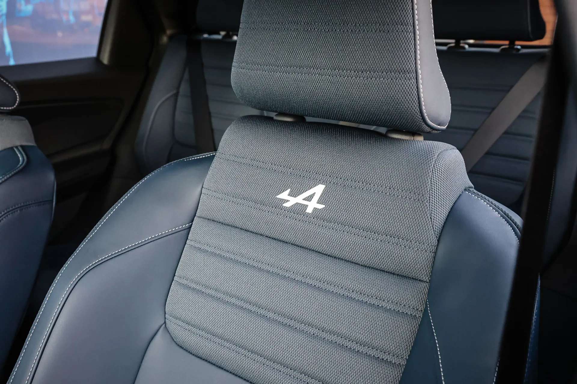 2025 ALPINE A290 2025 ALPINE A290