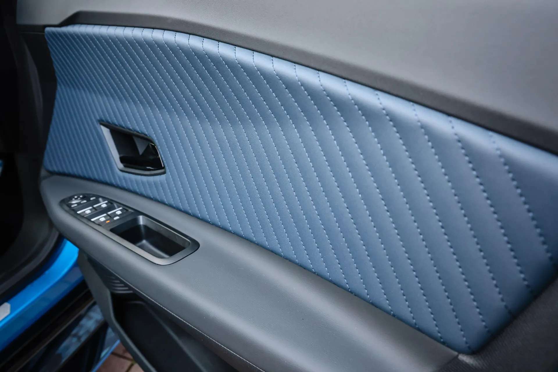 2025 ALPINE A290 2025 ALPINE A290